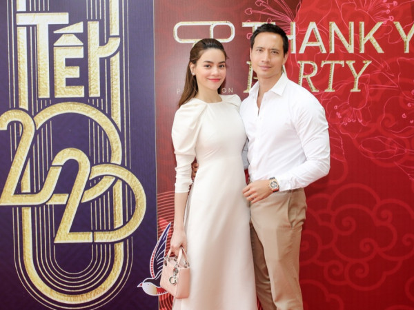 Hồ Ngọc Hà diện áo dài rực rỡ, sánh đôi bên diễn viên Kim Lý tại sự kiện