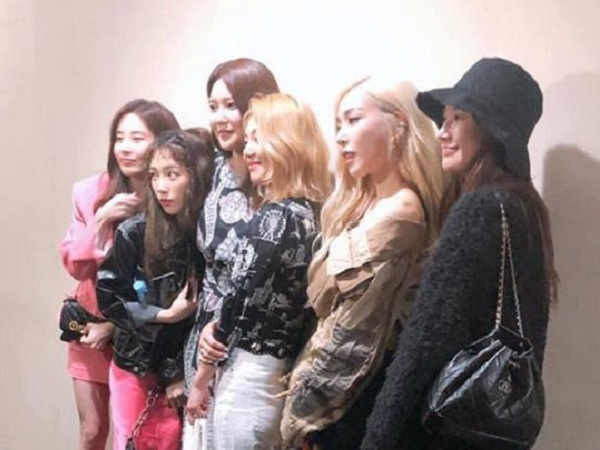 Không thể tin được, các thành viên SNSD bất ngờ đoàn tụ chúc mừng Sooyoung