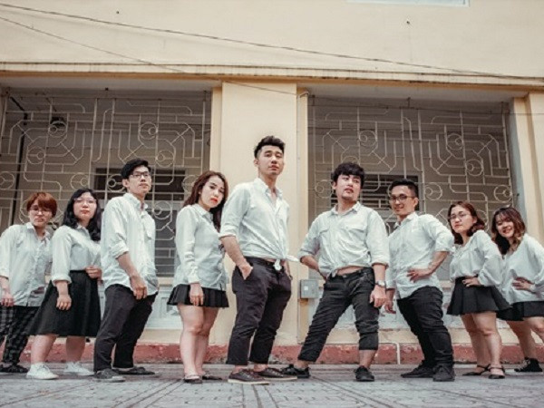 Có bạn thân là để chụp ảnh kỉ yếu “tộc lùn” cùng nhau!