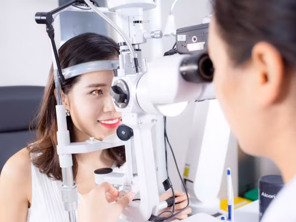 Công nghệ ReLEx SMILE hiện đại - Cứu tinh của các bạn “bốn mắt”