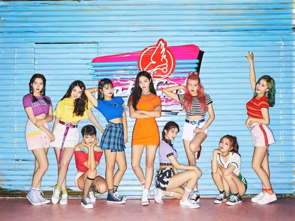 Số phận bài hit BBoom BBoom hóa ra quá long đong, từng bị Momoland ghét bỏ