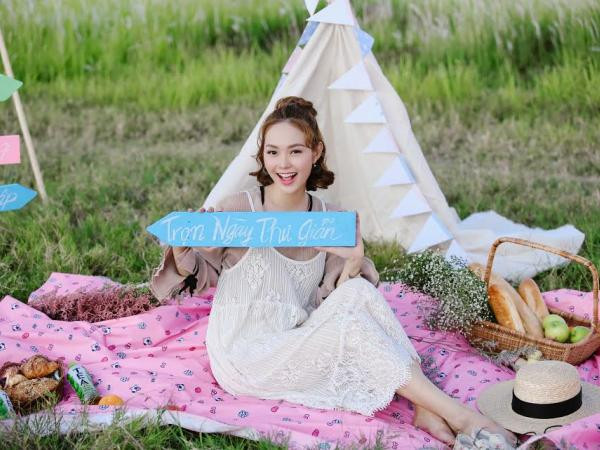 Minh Hằng "thả thính" fan bằng bộ ảnh siêu dễ thương trước ngày offline
