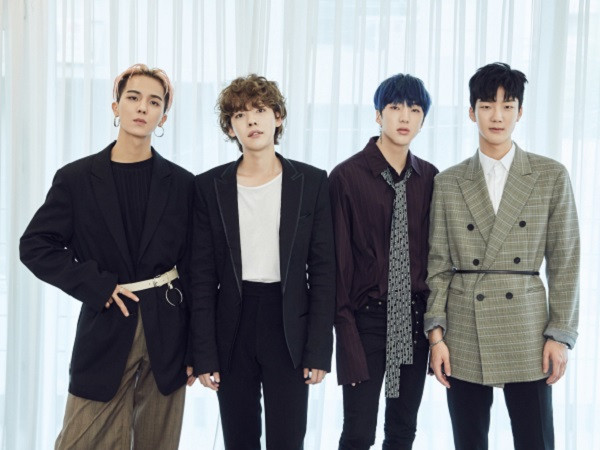 WINNER đã hạ cánh xuống sân bay trong vòng tay chào đón của các V-Inner Circle