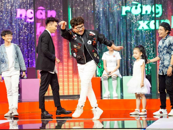 Xuân Nghị "phát cuồng" vì "độ tỉnh" của cô bé chưa biết chữ nhưng vẫn vô tư hát karaoke 