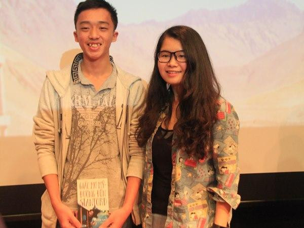 Nhà nghèo, Huyền Chip từng chép tay sách tiếng Anh để học Ngoại ngữ