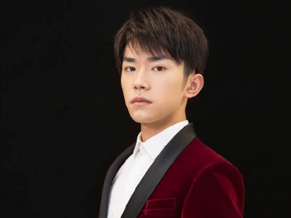 Cư dân mạng thán phục cách xử lý khủng hoảng của đoàn đội Dịch Dương Thiên Tỉ