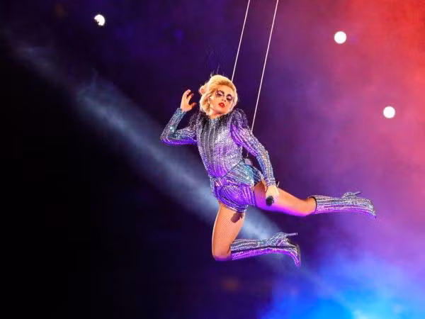 Lady Gaga và cú nhảy "ảo tung chảo" đã đánh lừa hàng triệu khán giả!