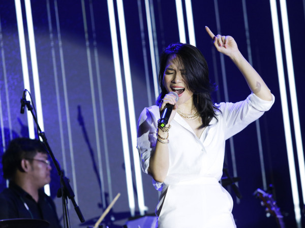 Mỹ Tâm lập kỷ lục với hơn 5000 album được bán “sạch” chỉ trong vòng 1 giờ phát hành