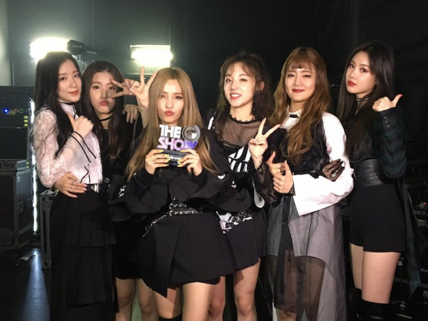 (G)-IDLE đoạt chiếc cúp đầu tiên, cư dân mạng giật mình vì "lời tiên tri" thành sự thực