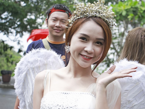 Sam cực đáng yêu trong chuyến hành trình đầy màu sắc cùng các cầu thủ nhí 