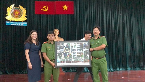 TP.HCM: Tri ân những người lính cứu hỏa trong vụ cháy chung cư Carina