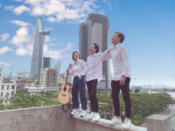 "Nhớ ơi là nhớ" hội chiến hữu cùng lớp trong bản mashup của Fanny Trần và Lynk Lee