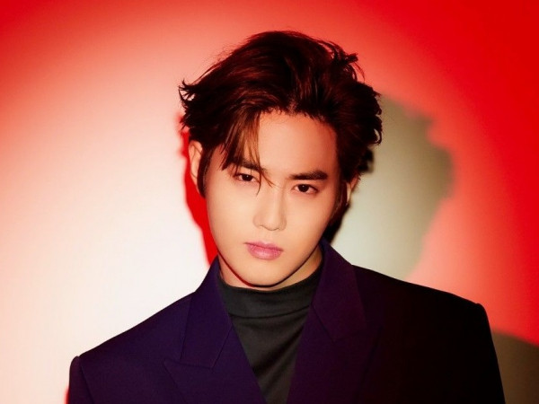 Chỉ là khoe hình xăm mới thôi, mà Suho (EXO) đã khiến các fan muốn khóc