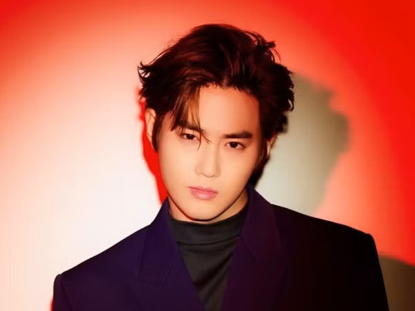 Chỉ là khoe hình xăm mới thôi, mà Suho (EXO) đã khiến các fan muốn khóc