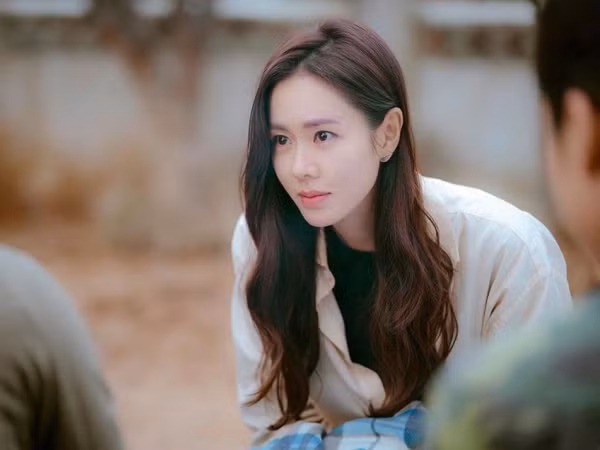 Ba mẹo dưỡng da giúp Son Ye Jin sở hữu làn da căng bóng rất đáng ghen tị