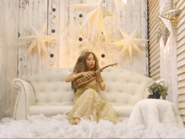 Cười tẹt ga với clip chế lấy cảm hứng từ MV "Em thì không" của "thánh 4D" Trang Hý