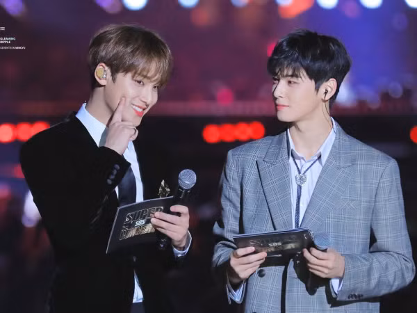 Mingyu (Seventeen) - Cha Eun Woo (Astro) hay chuyện đôi bạn đẹp trai kiểu thiên tài 