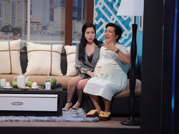 Sắp cưới Nhã Phương, Trường Giang vẫn "ghen lồng lộn" vì Elly Trần