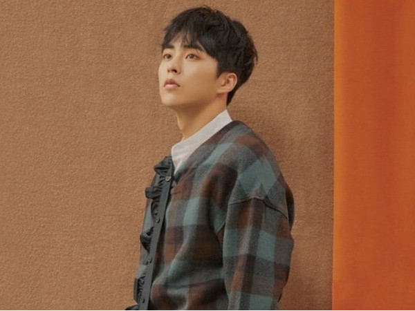 Không ai có thể đoán ra lý do Xiumin (EXO) lắc đầu với mọi hình xăm 