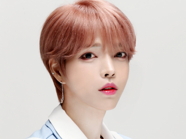 Chưa chính thức debut nhưng nhóm nhạc nam này đã khiến dân tình xôn xao vì quá giống con gái