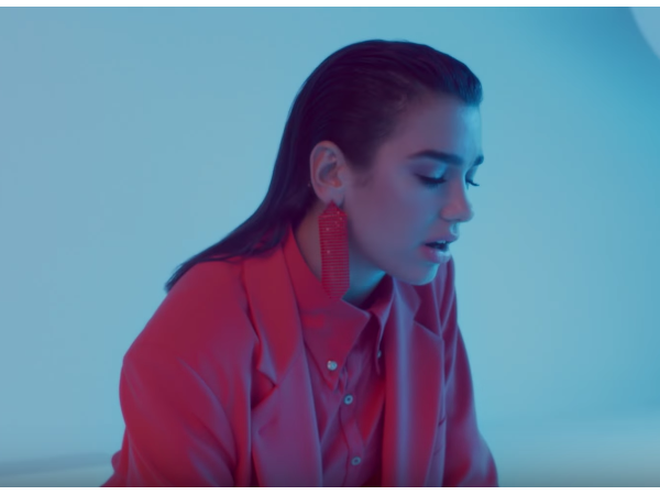 Chúng ta hãy cùng “xốc” lại tinh thần với ca khúc “IDGAF” của Dua Lipa nào!