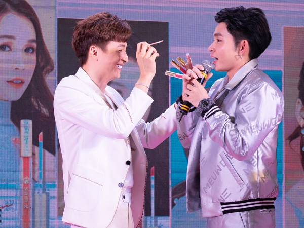 Sam trổ tài "mix" son cho Diệu Nhi, Ngô Kiến Huy hoạ mặt cho Jun Phạm