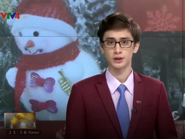 Dù chỉ mới xuất hiện, nam MC ngoại quốc của VTV lập tức "đốn tim" phái nữ vì vẻ đẹp trai