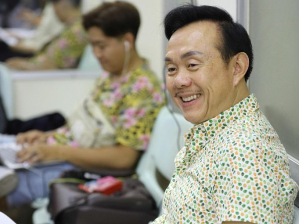 Hoài Linh phá lệ giả gái, giúp Chí Tài đền bù cho khán giả vì liveshow thiếu Thu Trang, Nam Thư