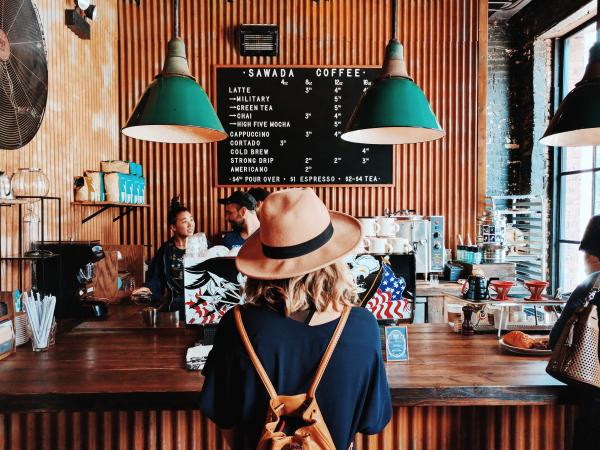 Khám phá bản thân: Chuyện xảy ra trong quán cà phê