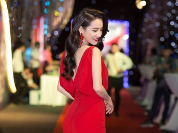 Sau nhiều ngày im lặng, Nhã Phương chính thức lên tiếng giữa ồn ào tình ái của Trường Giang