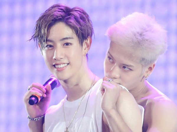 Jackson (GOT7) bỏ hơn 360 triệu đồng để mua vòng tay tình bạn tặng Mark