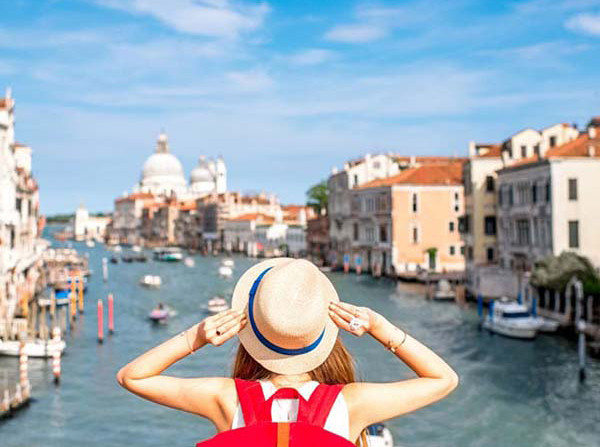 Nhận 5000 đôla một tuần chỉ để đi du lịch và ăn BBQ