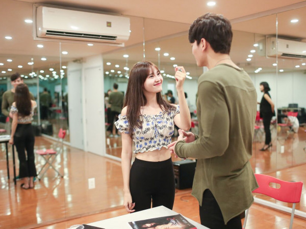 Sở hữu nhiều vai diễn ấn tượng, Lan Ngọc vẫn “tầm sư học diễn” tại lớp học đặc biệt