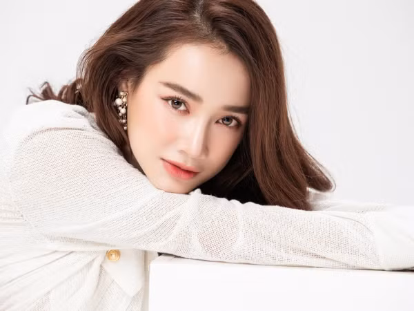 Nhã Phương thực hiện bộ ảnh, kết lại một năm 2019 có nhiều sự thay đổi