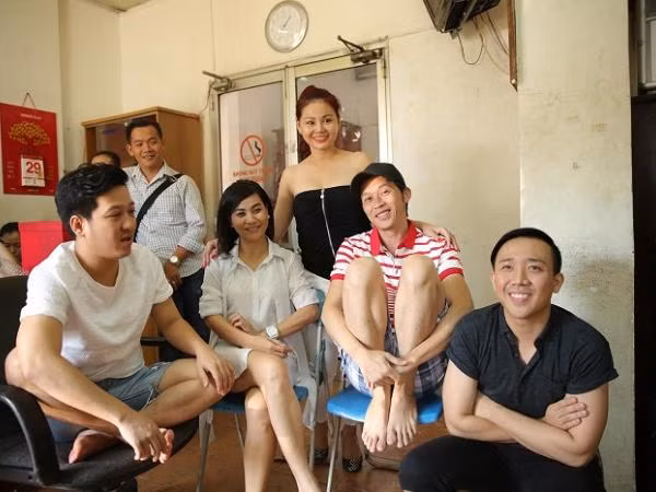 Trường Giang, Trấn Thành giản dị đi tập minishow cùng NSƯT Hoài Linh
