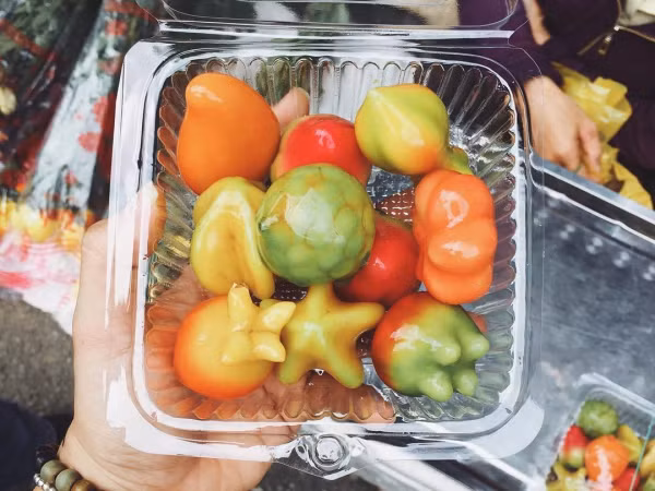 Bánh đậu xanh trái cây - món bánh "quý tộc" xứ Huế không thể thiếu mỗi khi Tết về