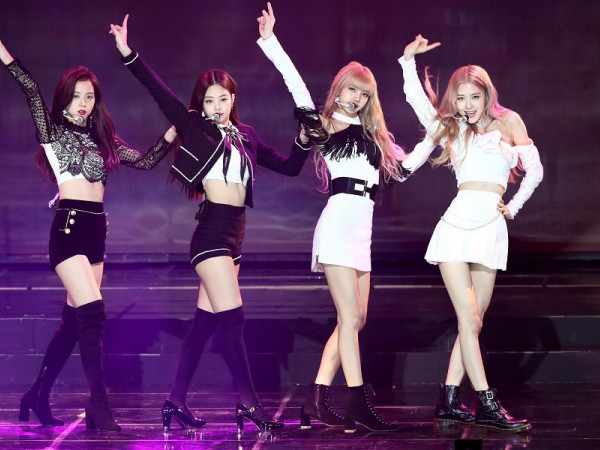 Đâu chỉ khán giả, chính Black Pink cũng muốn “cạn lời” với kho bài hát của nhóm