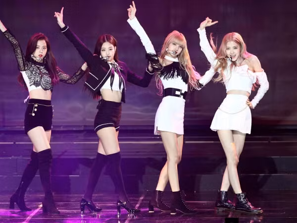 Đâu chỉ khán giả, chính Black Pink cũng muốn “cạn lời” với kho bài hát của nhóm