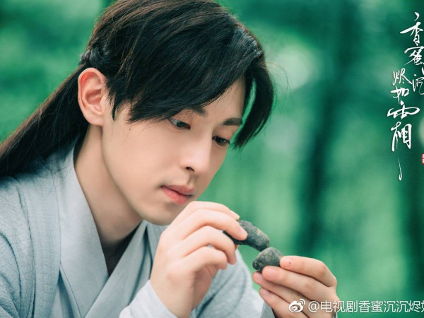 Không thể nhịn cười với bàn tay mũm mĩm của “Húc Phượng” Đặng Luân