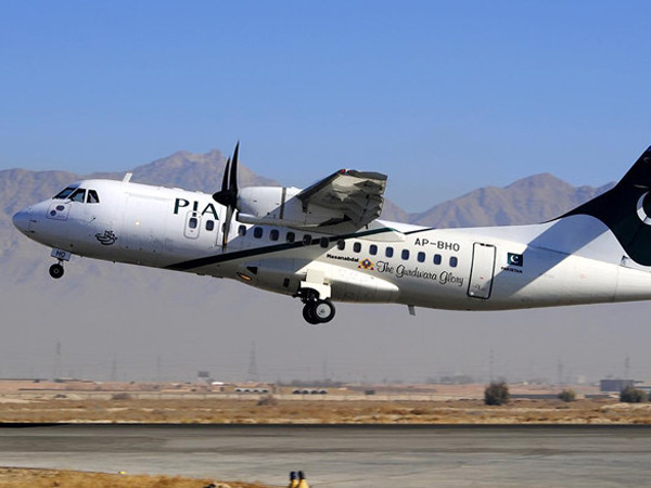 Hành khách mở cửa thoát hiểm máy bay vì nhầm là cửa nhà vệ sinh