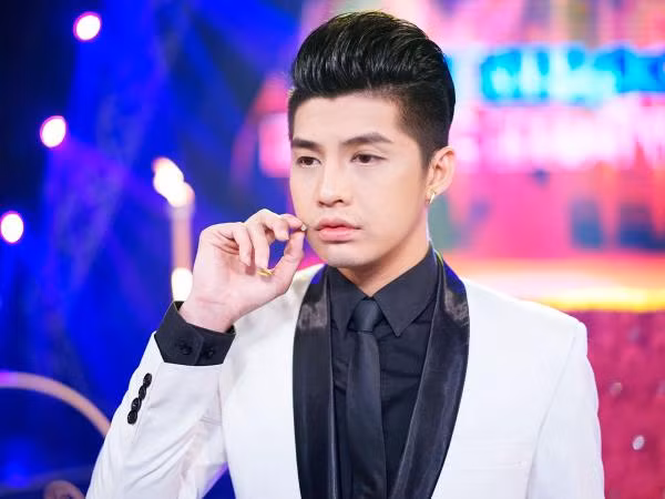 Noo Phước Thịnh thực hiện minishow trong Âm Nhạc & Bước Nhảy