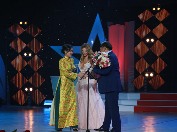 Phim "Đảo của dân ngụ cư" giành giải đặc biệt của Ban giám khảo tại LHP Quốc tế Á Âu 2017