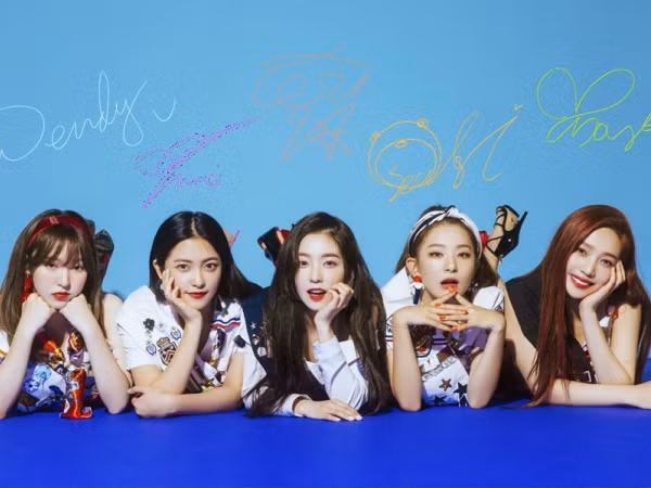 Phải chăng chính các thành viên Red Velvet cũng cảm thấy Yeri là cô gái khó ưa?
