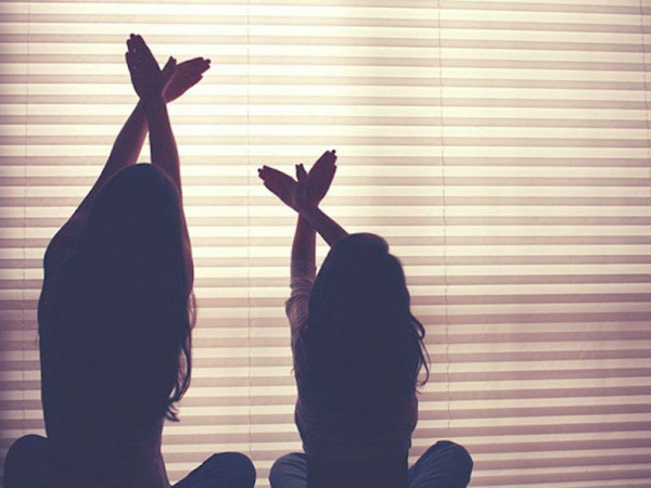 “Những mốc thời gian hạnh phúc”: Mẹ và chiếc áo mưa