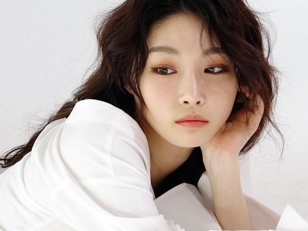 Đây là bằng chứng cho thấy Chungha (I.O.I) xứng đáng là mỹ nhân mặt mộc của K-Pop