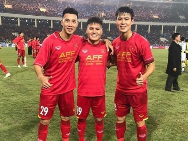 Huy Hùng, Quang Hải, Duy Mạnh hóa ra đều xuất thân từ "miền Đông nước Anh"