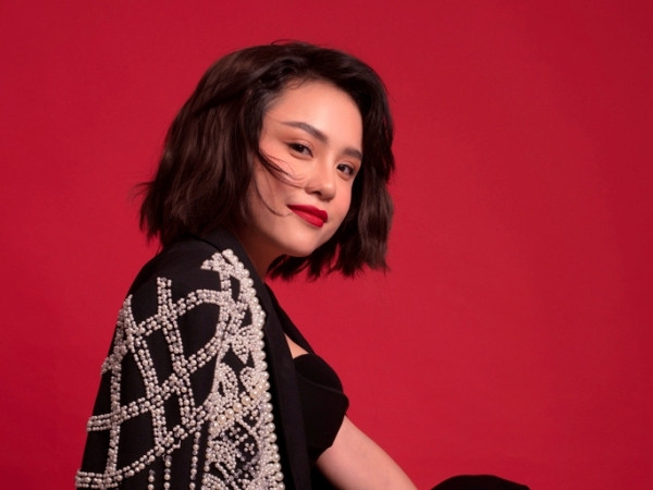 Hậu chia tay, Thái Trinh xuất hiện đẹp hút mắt tựa Selena Gomez