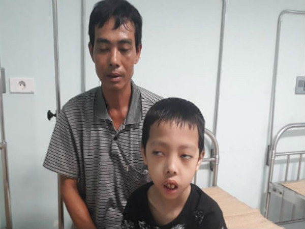 Xót xa cậu bé 13 tuổi mắc bệnh hiểm cạn kiệt ước mơ đến trường