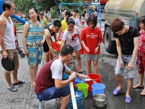 Từ vụ "đầu độc" nước sông Đà: Thay thế nguồn nước nếu không đảm bảo