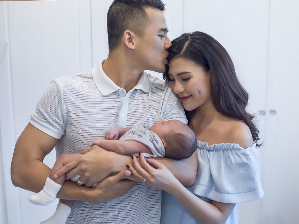 Thúy Diễm làm “rụng tim” khán giả trong bộ ảnh hạnh phúc bên Lương Thế Thành và con trai